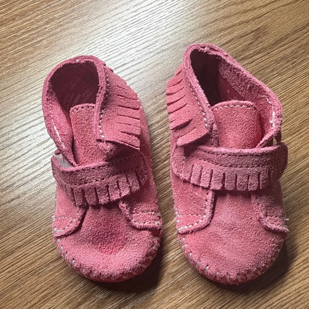 Minnetonka Infant Girls‎ Pink Suede Fringe Moccasin Booties Size 2 262055